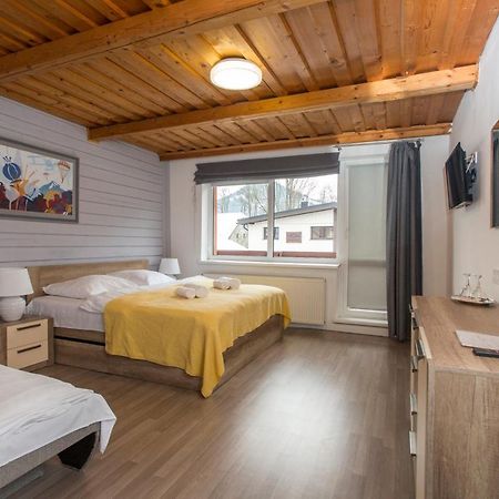 Guesthouse Yes In Bodafalu Kültér fotó