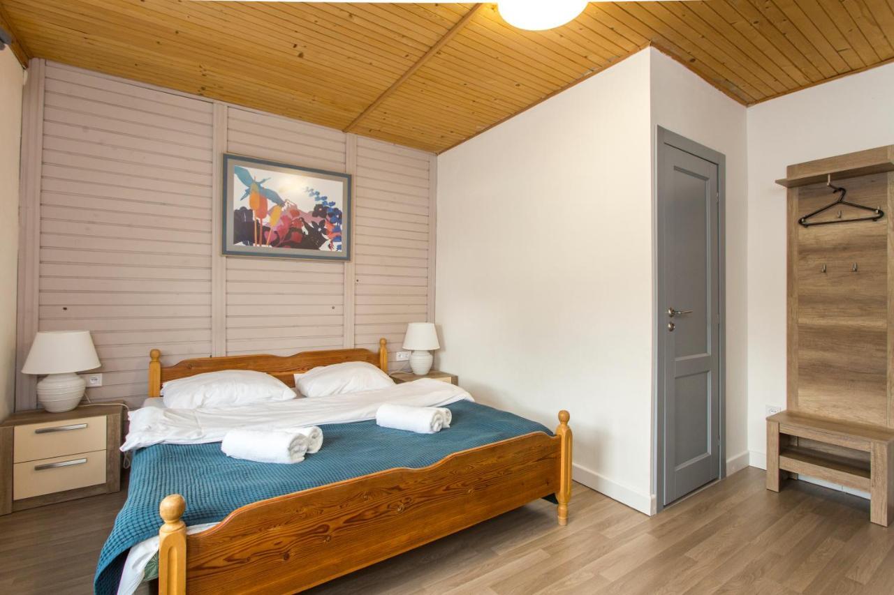 Guesthouse Yes In Bodafalu Kültér fotó