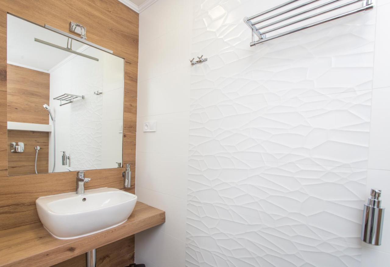 Guesthouse Yes In Bodafalu Kültér fotó