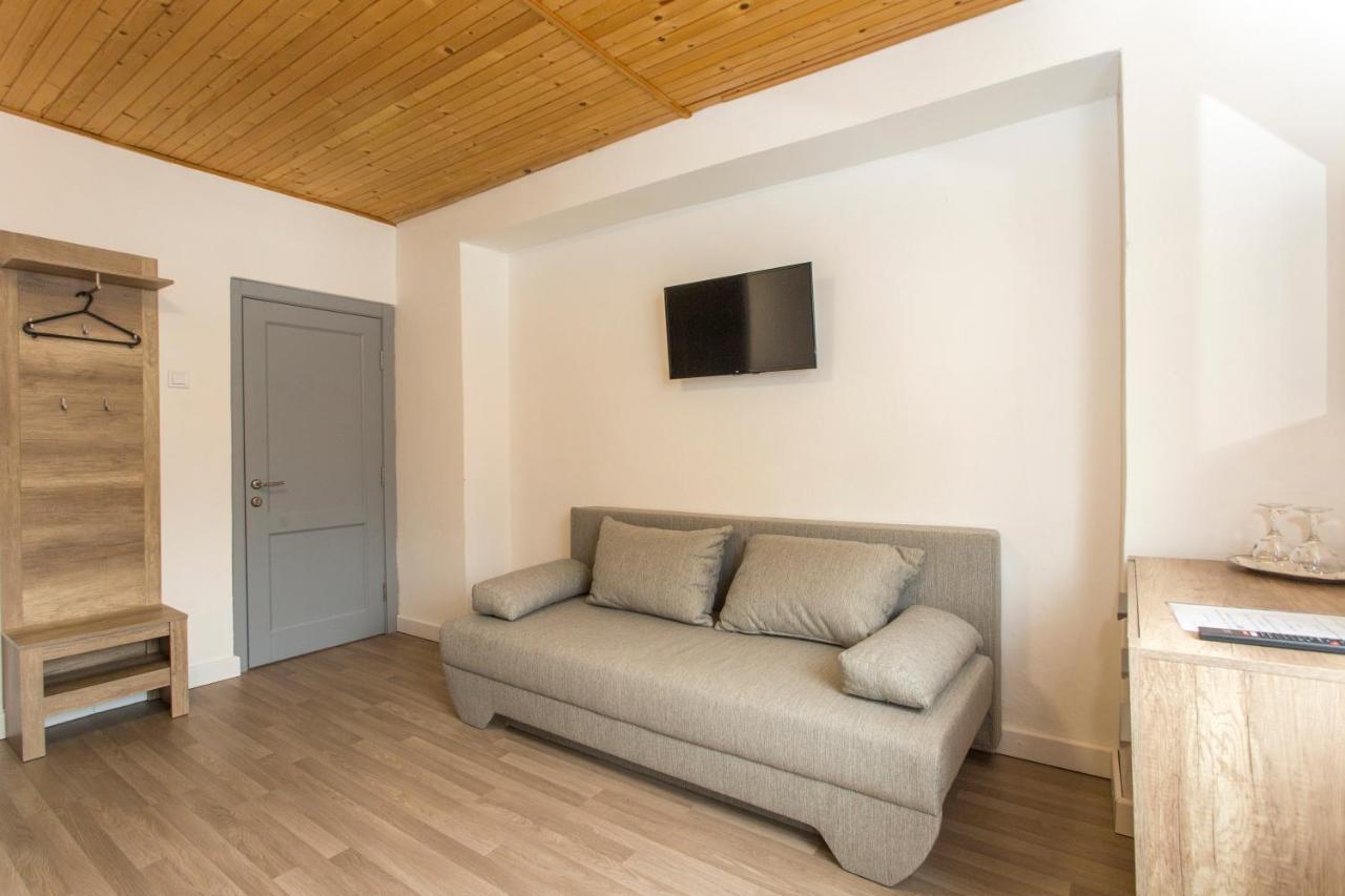 Guesthouse Yes In Bodafalu Kültér fotó